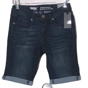 Mossino Mid Rise Bermuda Shorts 24 NEW!!!
